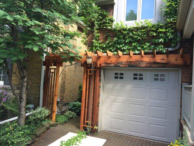 Cedar Wood Fence Staining in Toronto